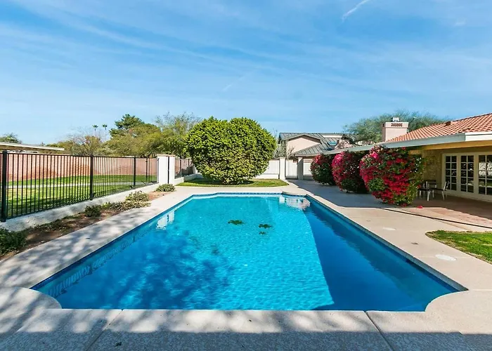 North Phoenix 4 Bedroom With Guest House Pool Holiday home *