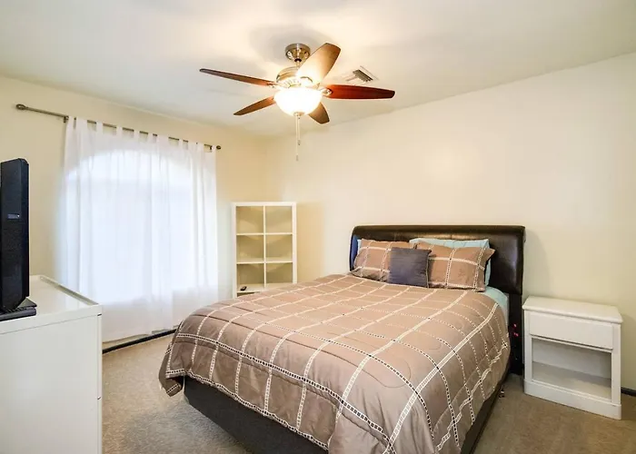 North Phoenix 4 Bedroom With Guest House Pool Holiday home