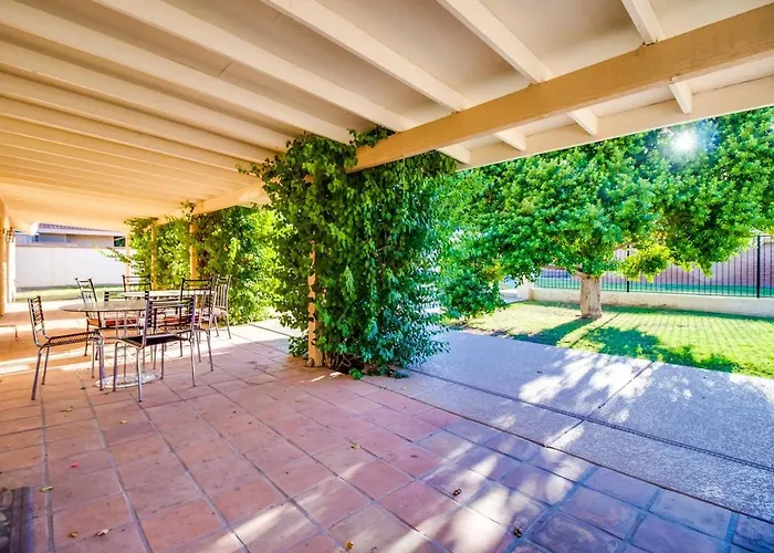 North Phoenix 4 Bedroom With Guest House Pool