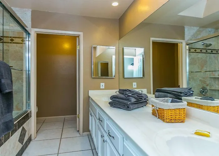North Phoenix 4 Bedroom With Guest House Pool Holiday home